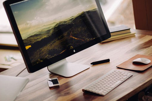 Apple desktop monitor